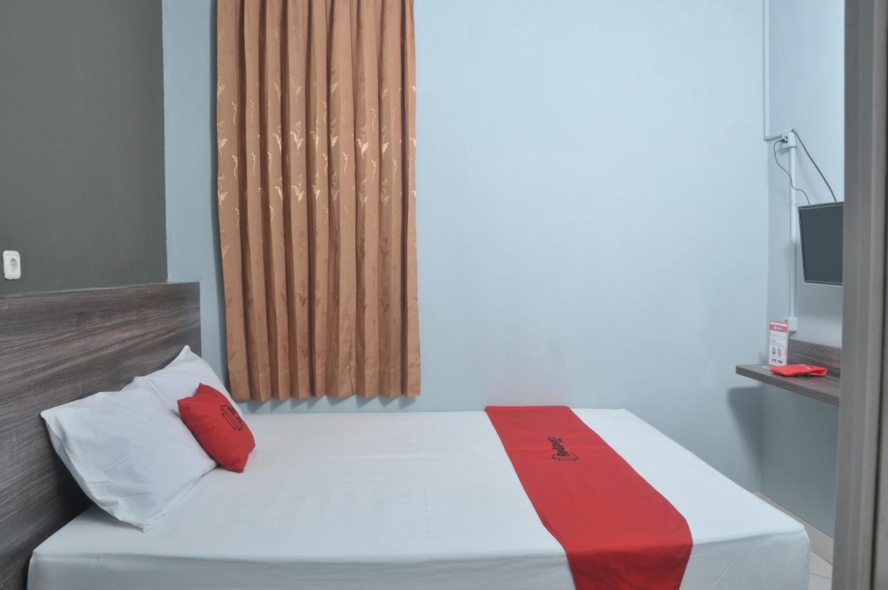 Reddoorz Plus Near Rs Harapan Kita Jakarta Eksteriør billede