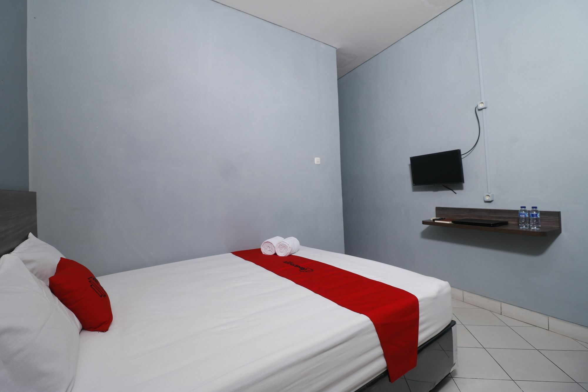 Reddoorz Plus Near Rs Harapan Kita Jakarta Eksteriør billede